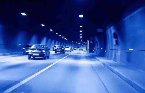前大燈、示寬燈、霧燈……車燈的正確使用方法你都知道嗎？