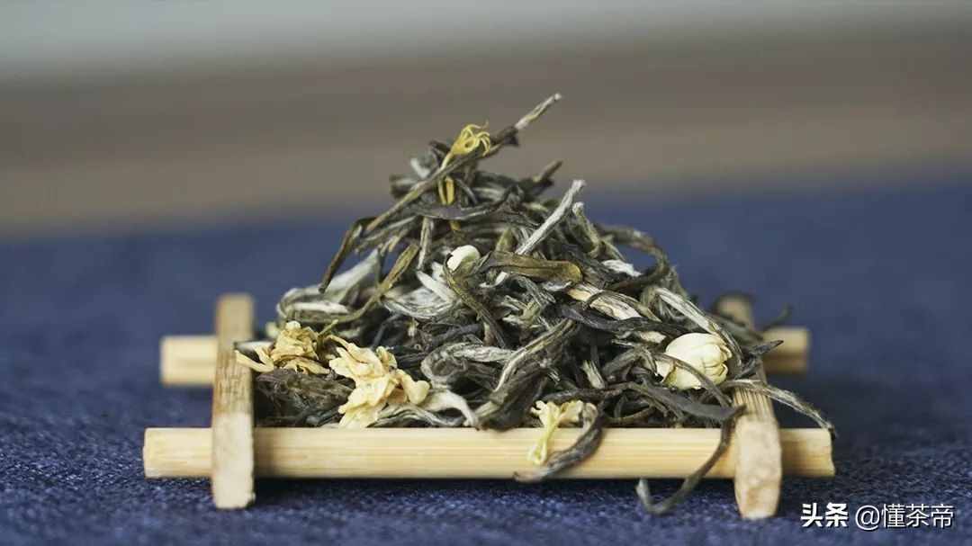 巨頭PK，張一元VS吳裕泰茉莉花茶客觀測評，誰更勝一籌？
