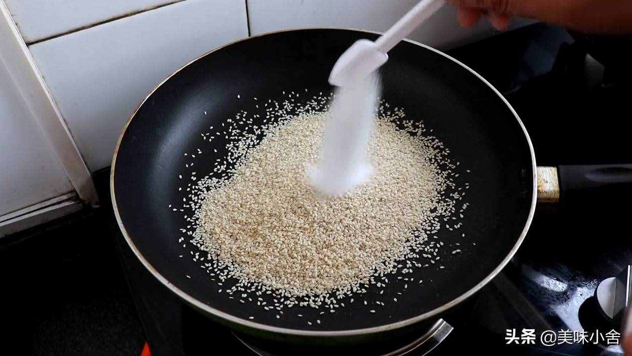 手把手教你在家蒸花卷，饅頭松軟好吃，做法詳細講解，一看就學(xué)會