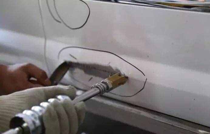 汽車補漆能補一小塊嗎？車漆補一小塊要多少錢。