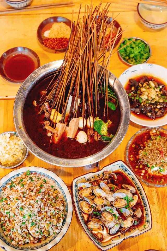 收藏！成都最火的18條美食街，再有人問(wèn)來(lái)成都吃什么，就甩給他！