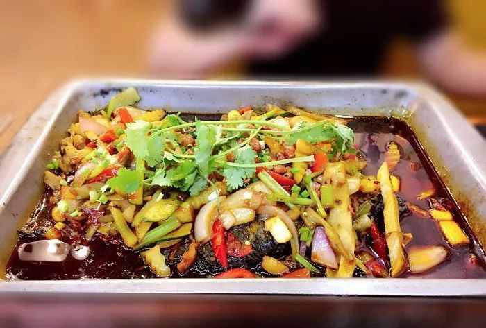 收藏！成都最火的18條美食街，再有人問(wèn)來(lái)成都吃什么，就甩給他！