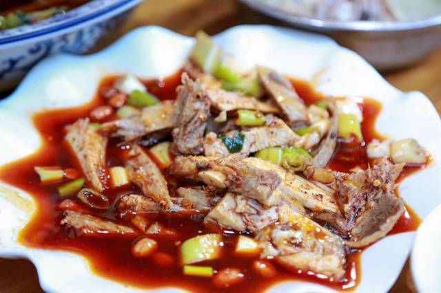 收藏！成都最火的18條美食街，再有人問(wèn)來(lái)成都吃什么，就甩給他！