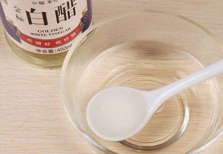 舊毛巾發(fā)硬顯黃又難聞？用它泡泡，立變干凈柔軟