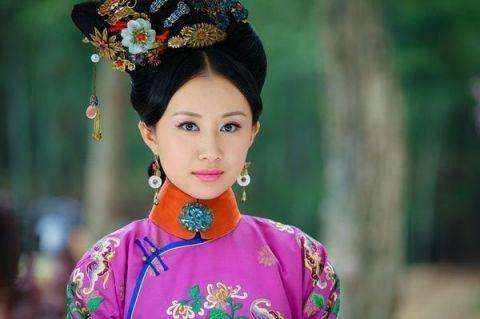 姐妹同入清宮做了皇后，姐姐成順治一生至愛，妹妹成雍正唯一妻子