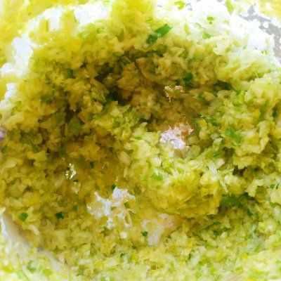 配著這盤內(nèi)蒙特色美食——稍美，米飯可以吃三大碗