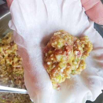 配著這盤內(nèi)蒙特色美食——稍美，米飯可以吃三大碗