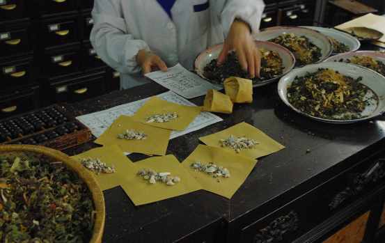 老中醫(yī)教你自制中藥減肥茶，月減12斤很輕松