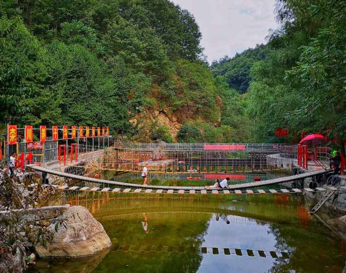 景區(qū)也破產(chǎn)？5A景區(qū)負債超9億，4A景區(qū)栽在玻璃棧道