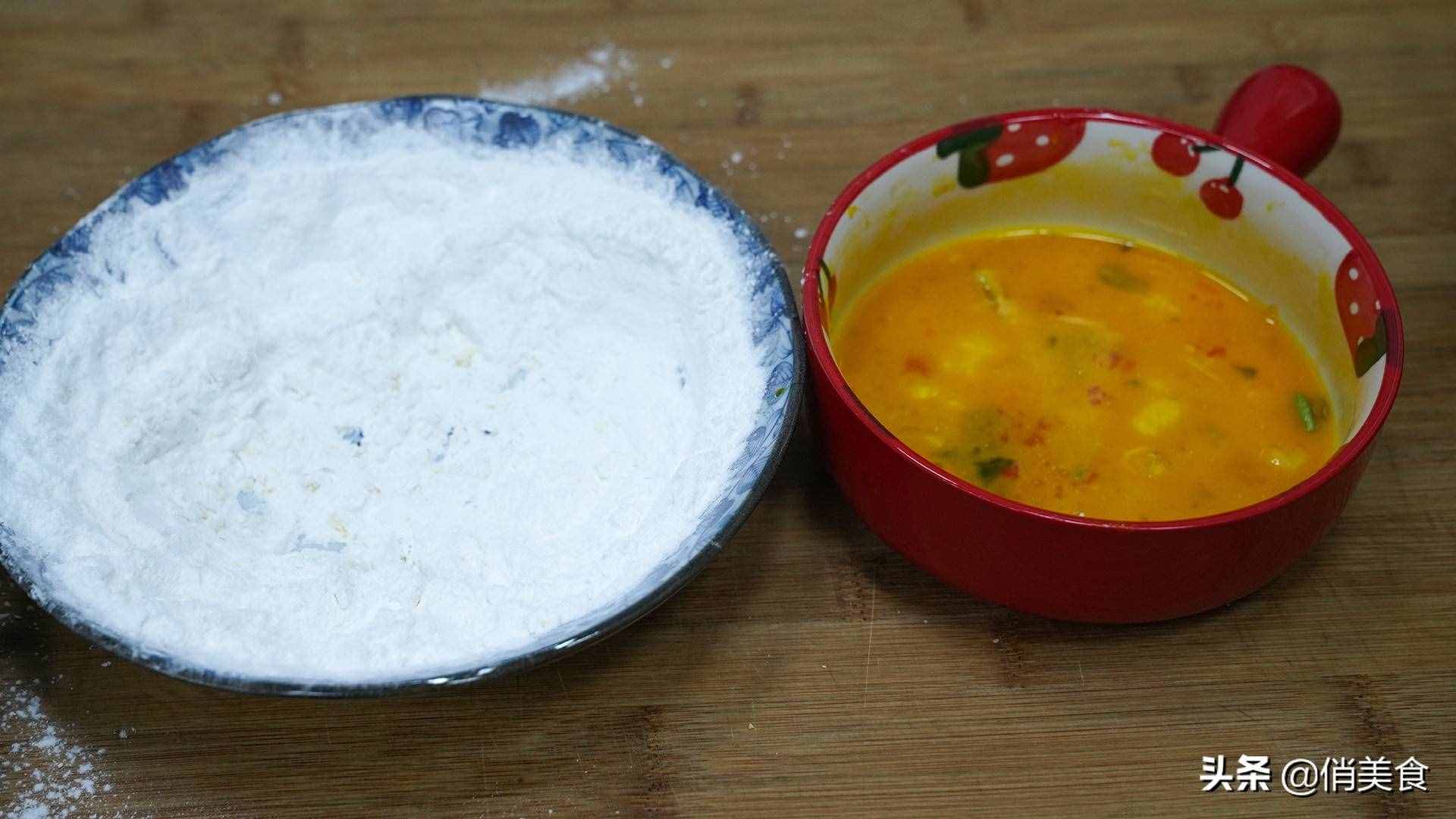 炸帶魚，到底是裹面粉還是淀粉？教你正確做法，外酥里嫩無腥味