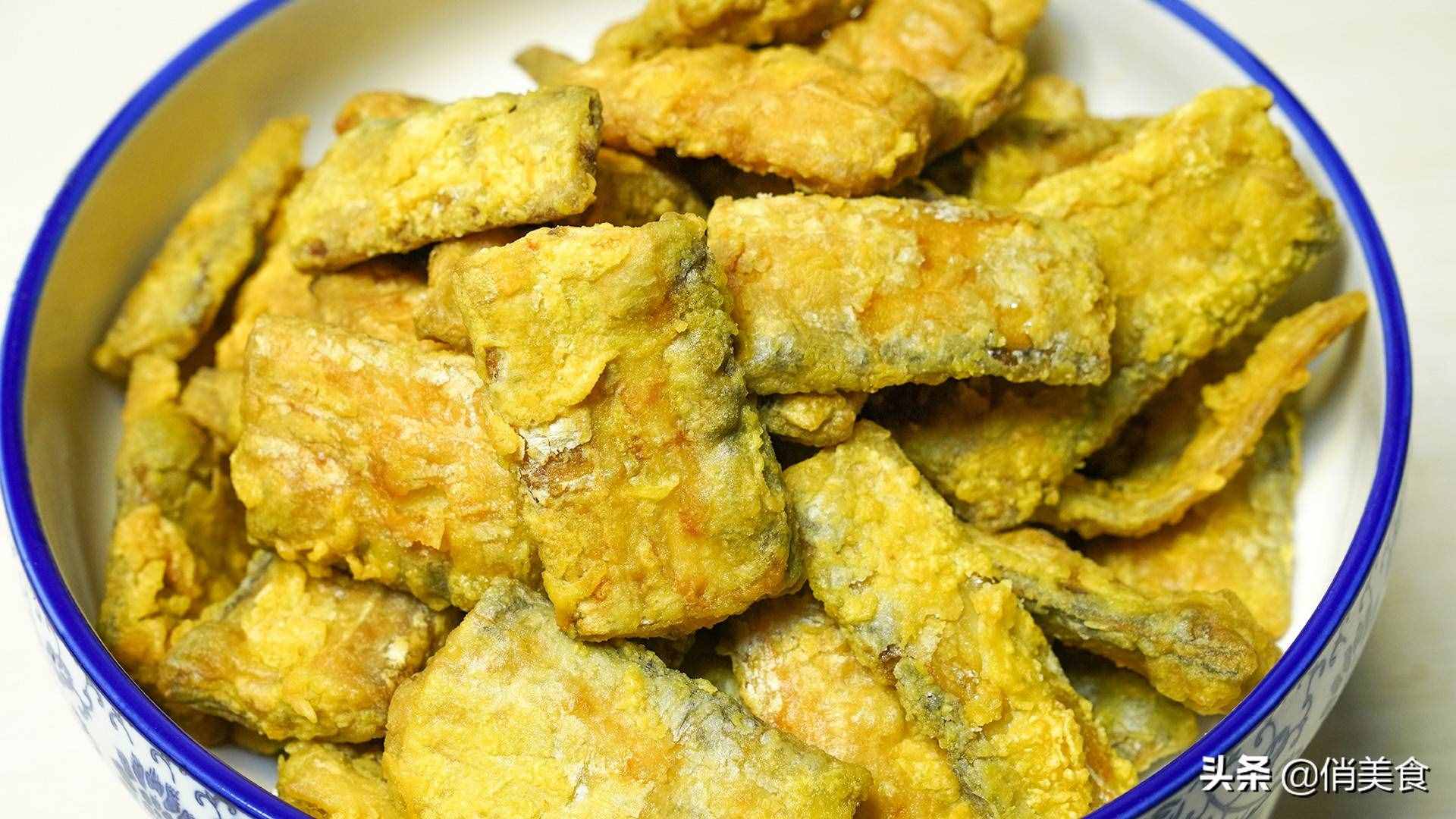 炸帶魚，到底是裹面粉還是淀粉？教你正確做法，外酥里嫩無腥味