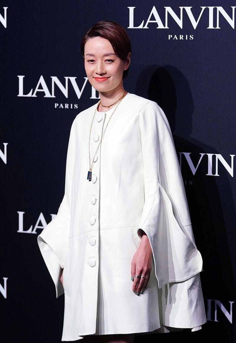 馬伊琍太適合穿復古裙，看著優(yōu)雅還大氣，身材都變窈窕了