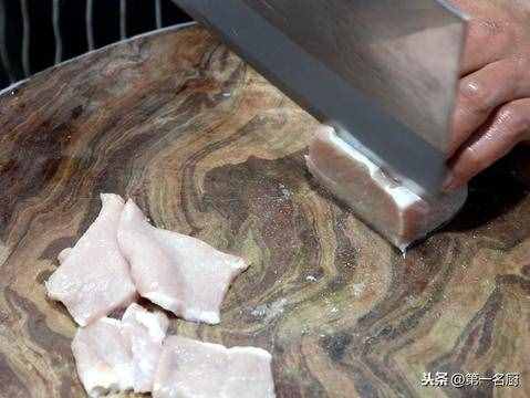 這才是鍋包肉的正確做法，掛糊調(diào)汁是關(guān)鍵，酥脆酸甜，越吃越過(guò)癮