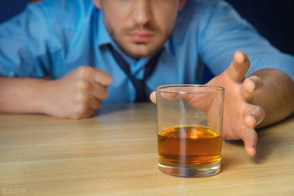 肝癌死亡率達(dá)70％，知道肝癌的八個(gè)征兆 早發(fā)現(xiàn)早治療