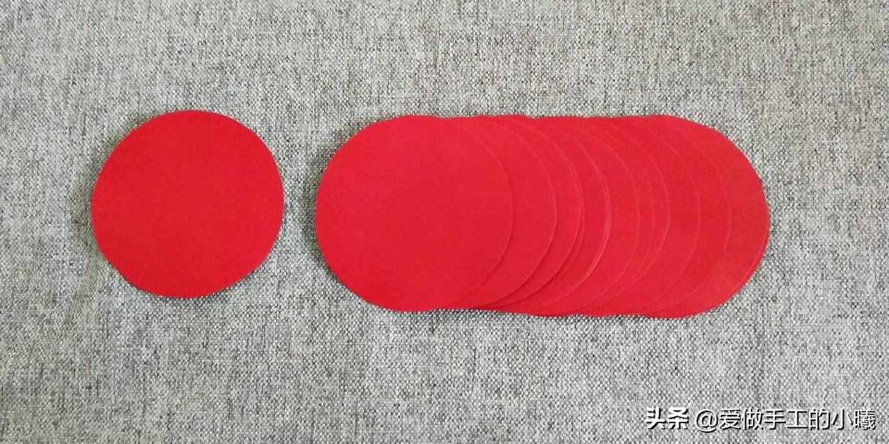 快過年了，用彩紙做個紅紅火火的燈籠吧，燈籠折紙圖解