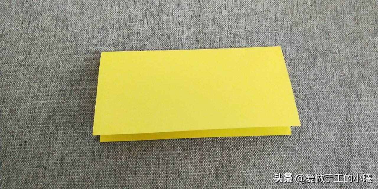 快過年了，用彩紙做個紅紅火火的燈籠吧，燈籠折紙圖解