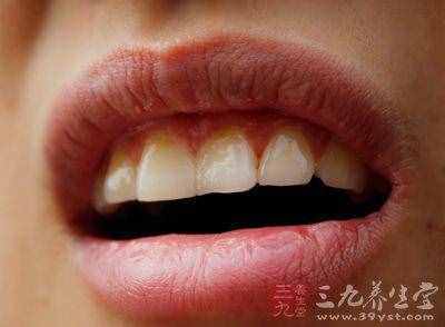 門牙松動 導(dǎo)致其松動的原因有哪些