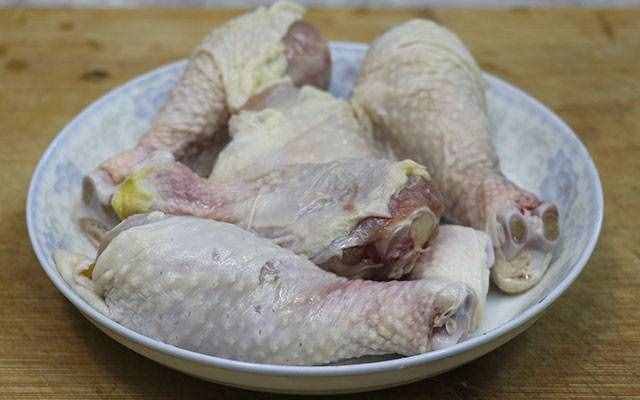 教你做香酥炸雞腿，外皮酥脆，肉質(zhì)鮮嫩不夾生，學會不用出去買了