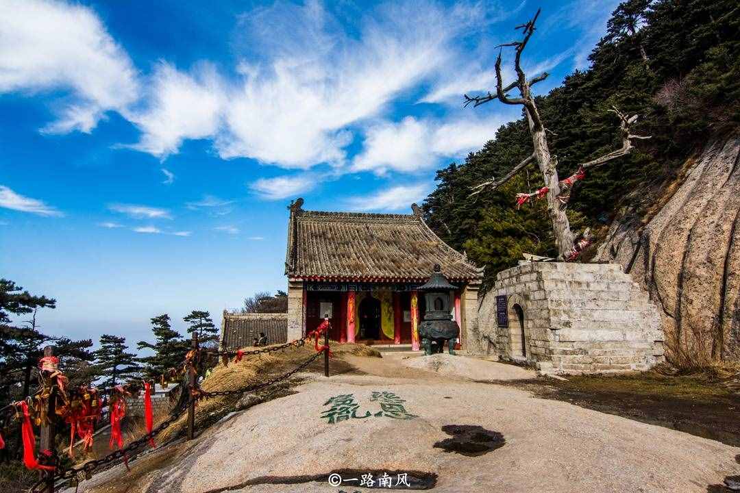華山風(fēng)景區(qū)在西安嗎？很多游客第一時(shí)間答錯(cuò)，登山曾被稱為走絕路