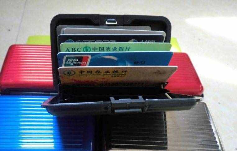 辦個銀行卡還要提供工作證明，銀行故意刁難客戶？