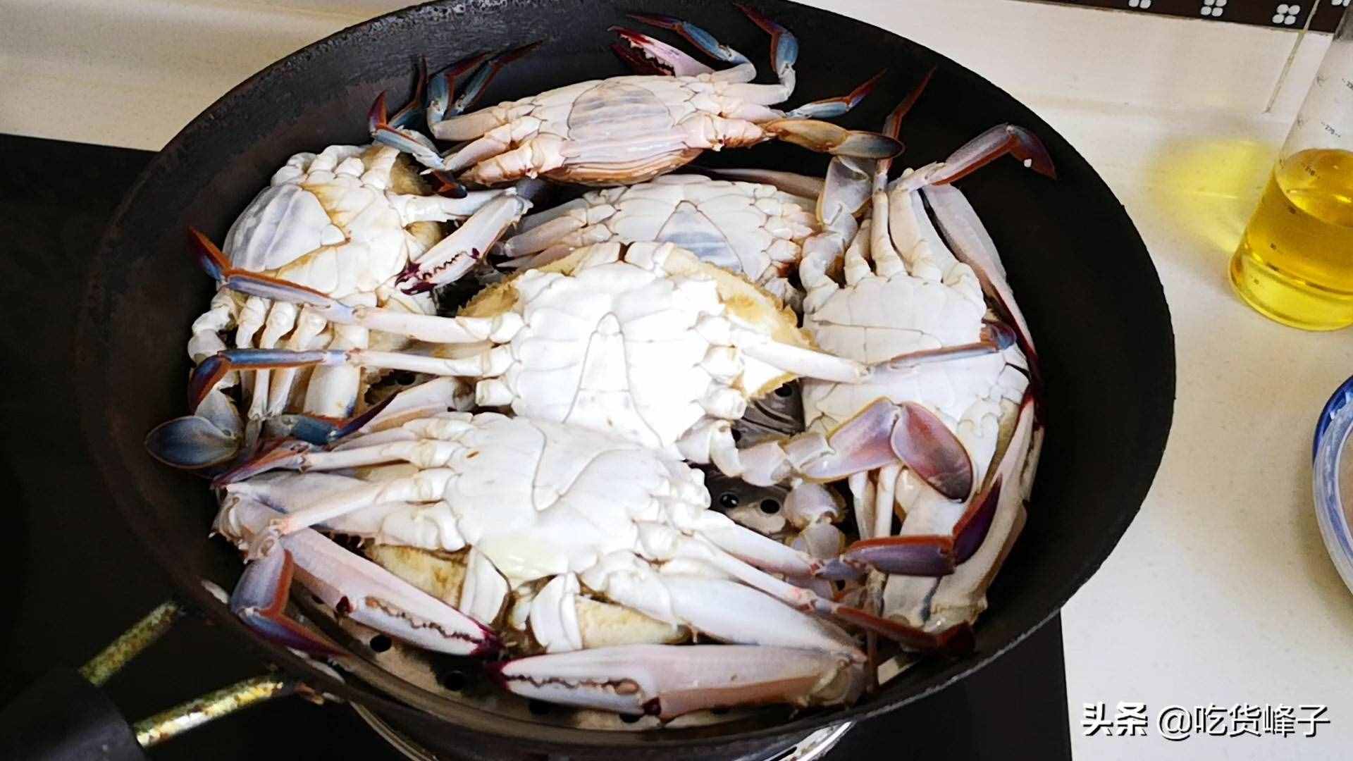 螃蟹蒸幾分鐘？冷水還是熱水上鍋？老漁民教你做，螃蟹鮮嫩不掉腿