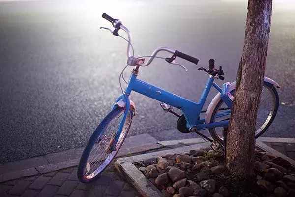 一年涌入60萬輛！辦公室人去樓空，共享單車接連倒閉！押金退了嗎