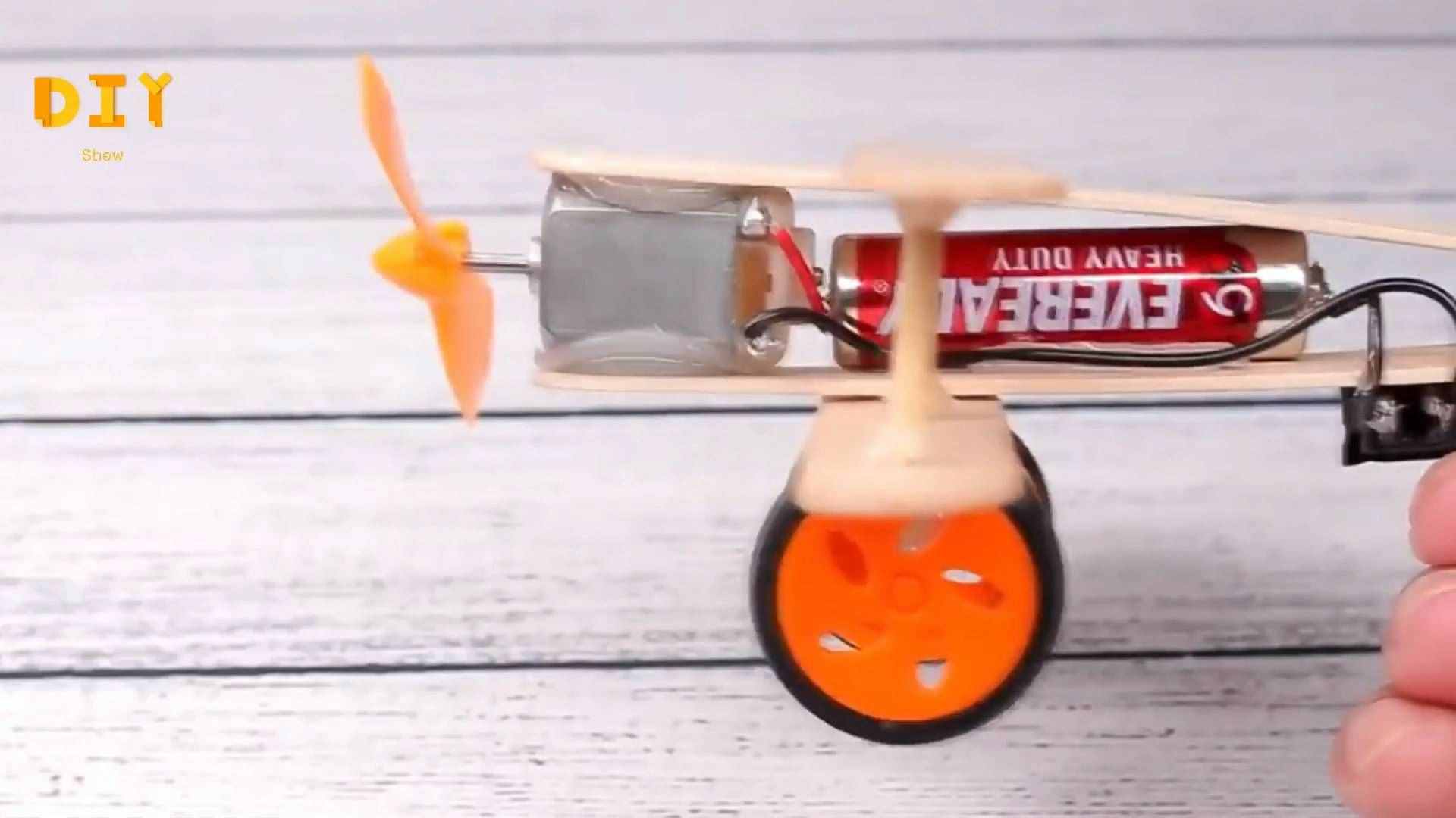 飛機(jī)模型教學(xué)，如何用木板制作一架電動小飛機(jī)（教程圖解）