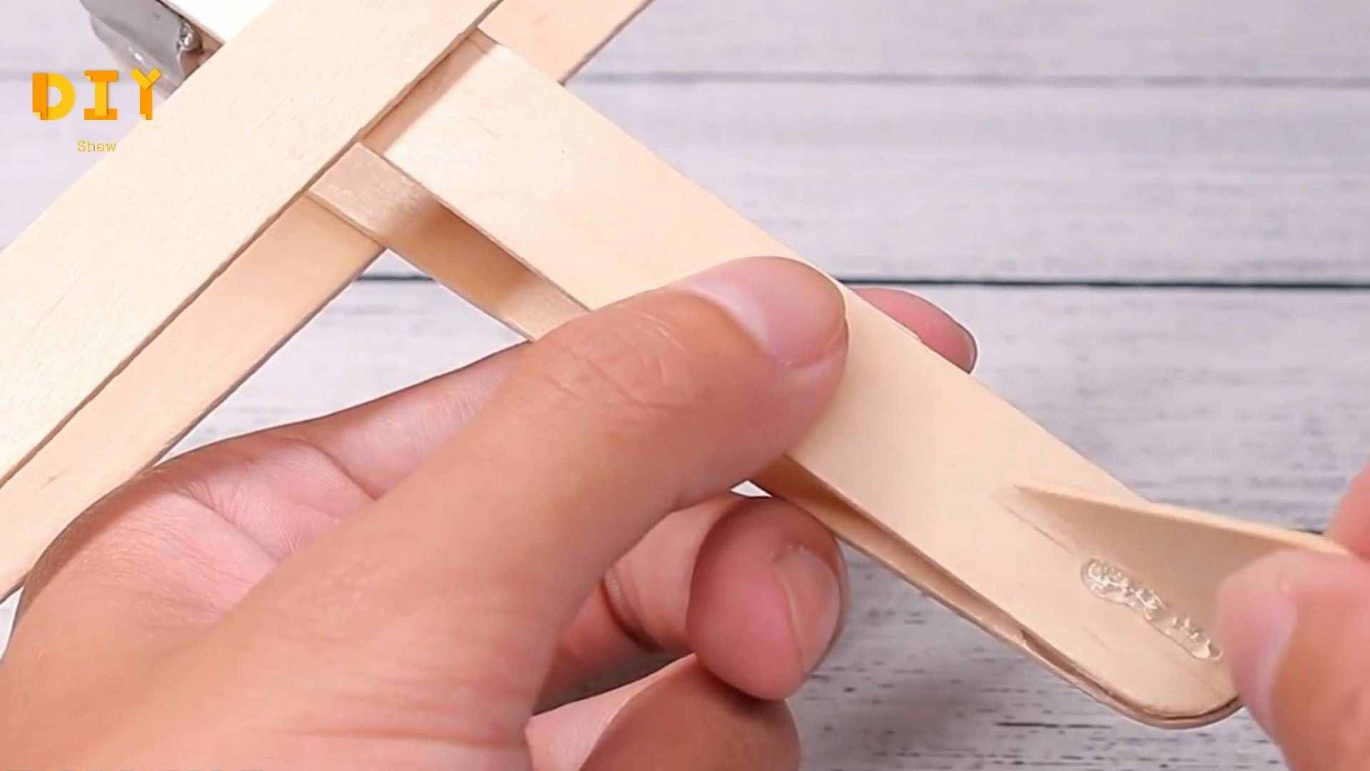 飛機(jī)模型教學(xué)，如何用木板制作一架電動小飛機(jī)（教程圖解）