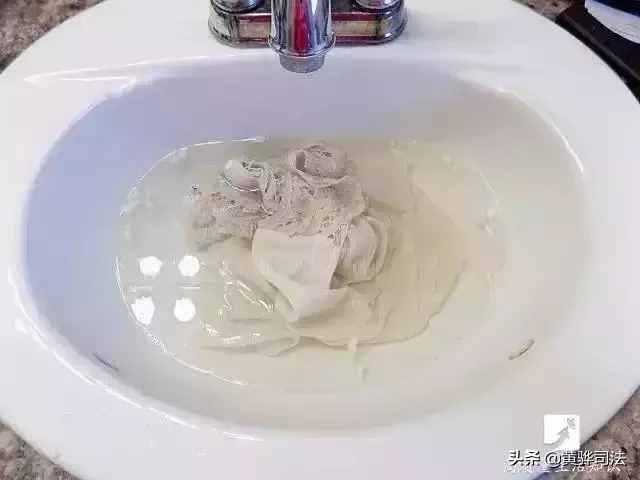 衣服縮水后還能復(fù)原，方法超簡單