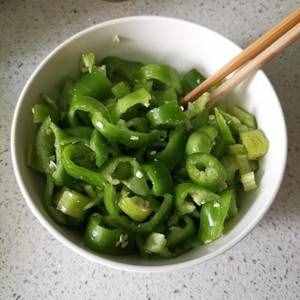 卷烙饃超好吃的辣椒碎的做法 步驟1