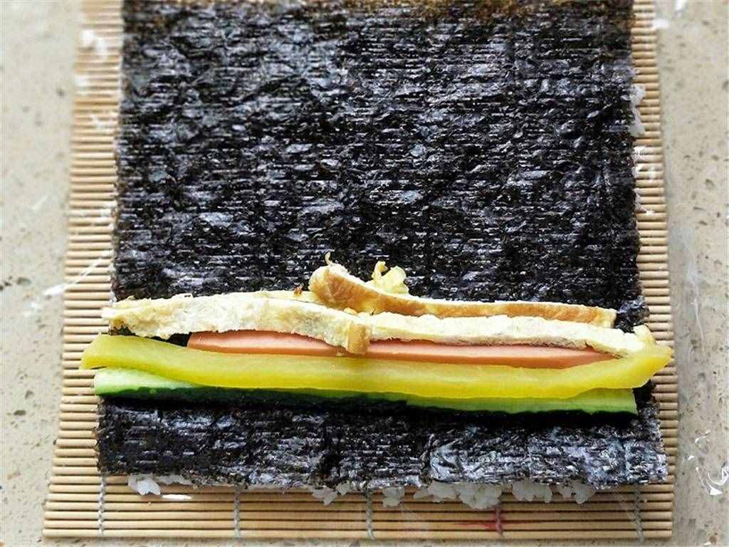 壽司別去買了，教你在家做，我家孩子三天兩頭點(diǎn)名要吃，超簡單