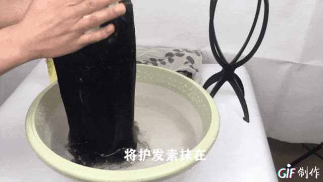 別再粗魯?shù)那逑醇侔l(fā)了，正確的假發(fā)清洗方法是這樣的