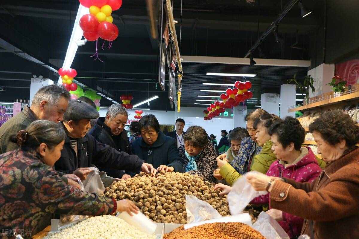 河南老板開蔬菜超市，“賣蔬菜送冰箱”，反倒年賺88萬，你也行