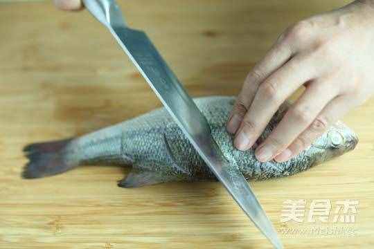 清蒸魚(yú)的步驟