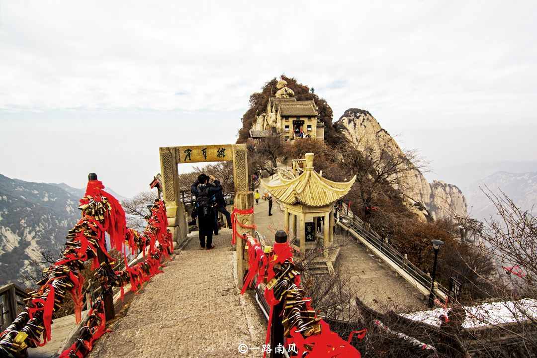 華山風(fēng)景區(qū)在西安嗎？很多游客第一時間答錯，登山曾被稱為走絕路