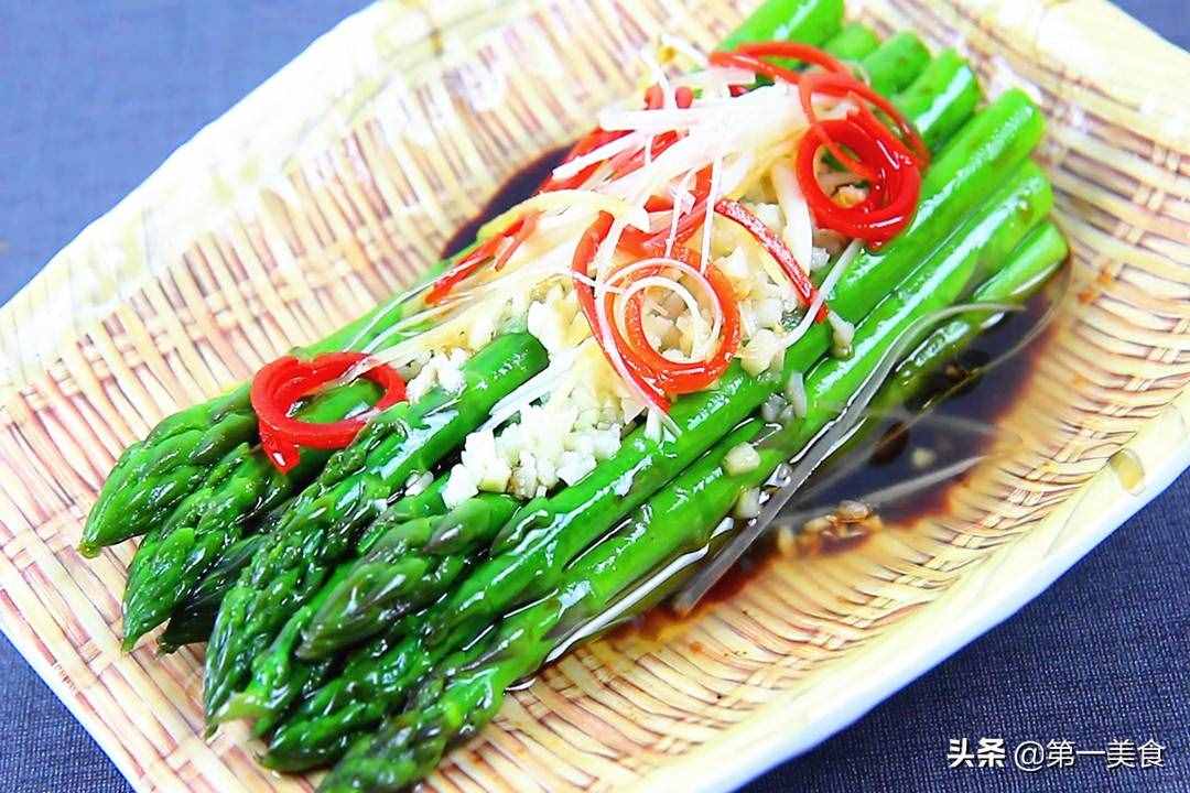 這才是蘆筍最正確做法，色香味全、營(yíng)養(yǎng)不流失，全家老小都夸好吃