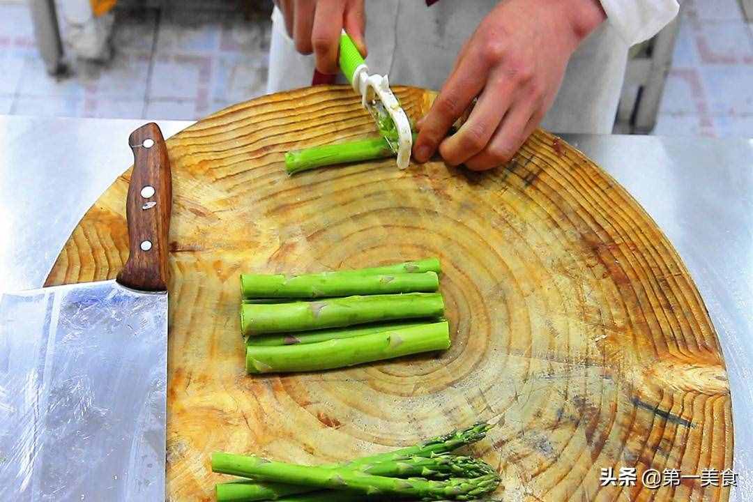 這才是蘆筍最正確做法，色香味全、營(yíng)養(yǎng)不流失，全家老小都夸好吃