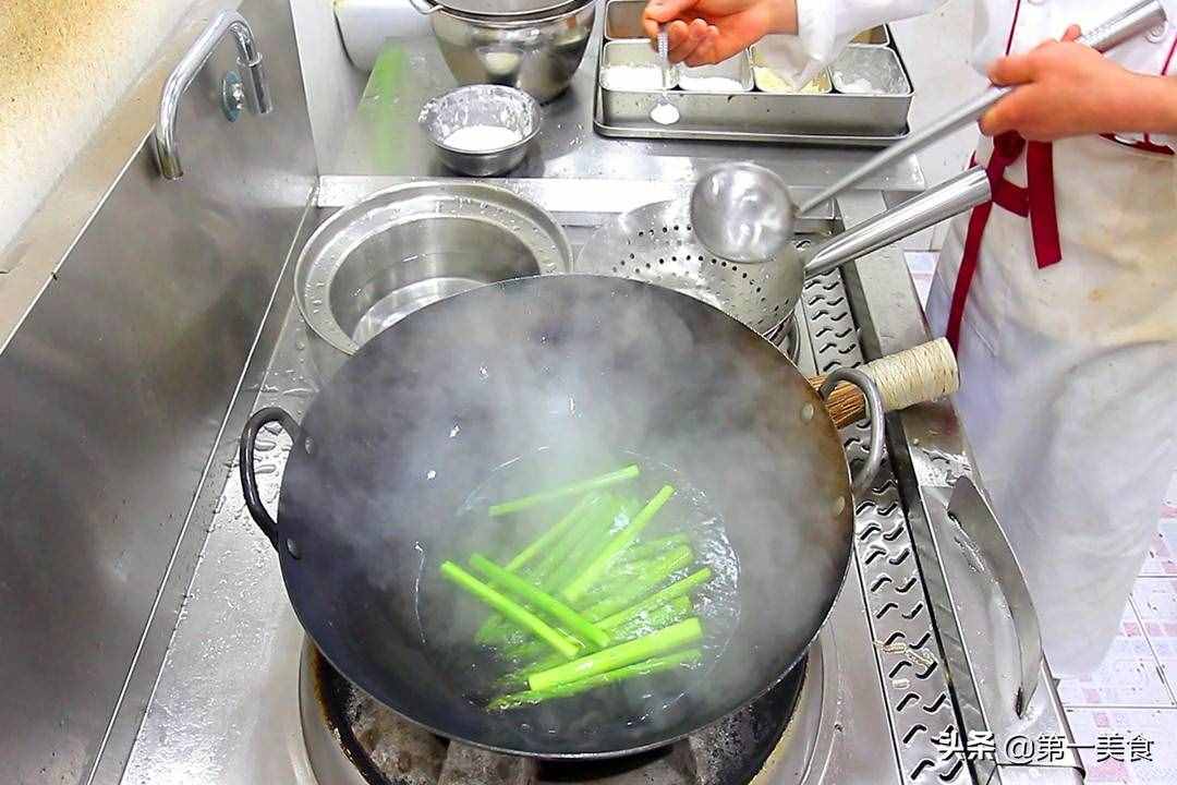 這才是蘆筍最正確做法，色香味全、營(yíng)養(yǎng)不流失，全家老小都夸好吃