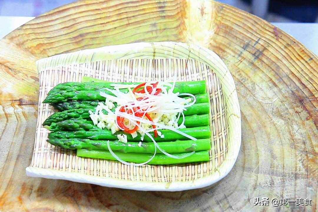 這才是蘆筍最正確做法，色香味全、營(yíng)養(yǎng)不流失，全家老小都夸好吃