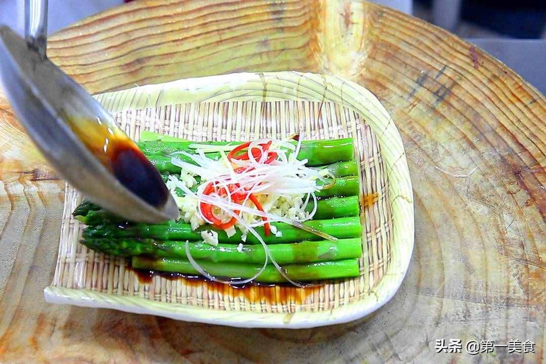 這才是蘆筍最正確做法，色香味全、營(yíng)養(yǎng)不流失，全家老小都夸好吃