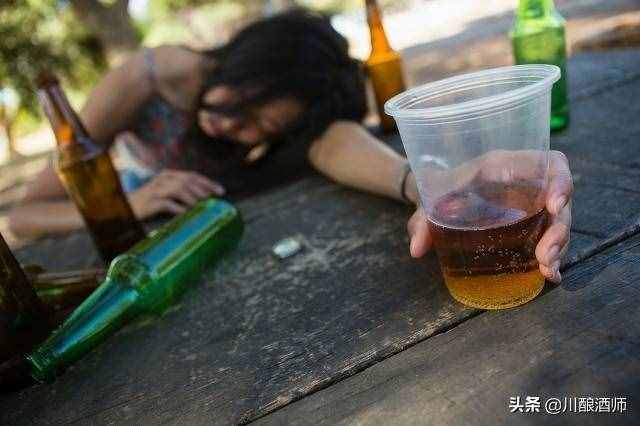 怎么能快速解酒？濃茶、蜂蜜都沒用！老酒民教你幾個有效的方法