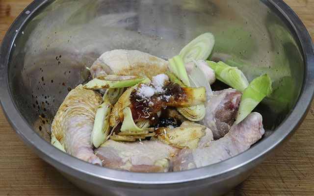 教你做香酥炸雞腿，外皮酥脆，肉質(zhì)鮮嫩不夾生，學會不用出去買了