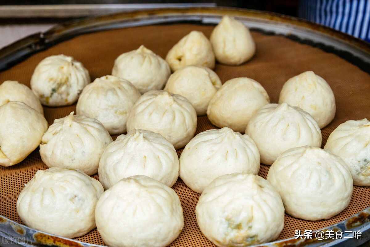 包子怎么才能白亮松軟？原來飯店都這么做，涼了不硬，真正水光肌