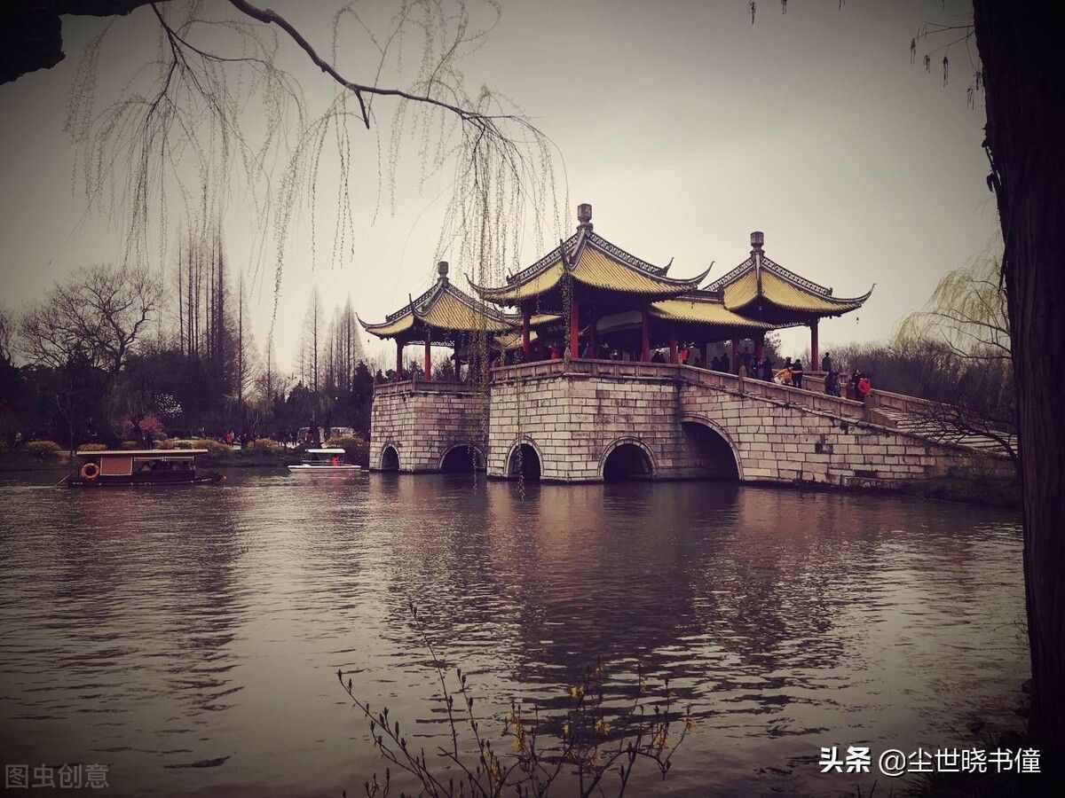 杜牧的山水田園詩(shī)同樣很美，不僅寫(xiě)出了新意，還猶如一幅風(fēng)景畫(huà)
