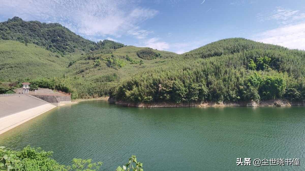 杜牧的山水田園詩(shī)同樣很美，不僅寫(xiě)出了新意，還猶如一幅風(fēng)景畫(huà)