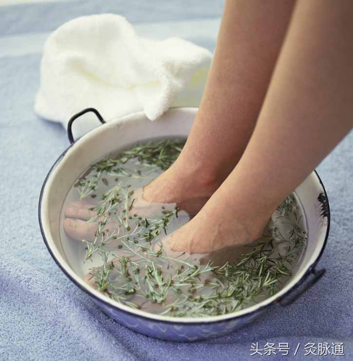 老人腳腫就用艾灸，辯證消腫效果好