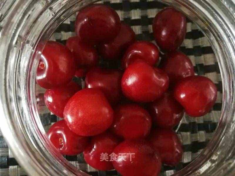 櫻桃酒：果香誘人，酸甜可口，做法超簡單