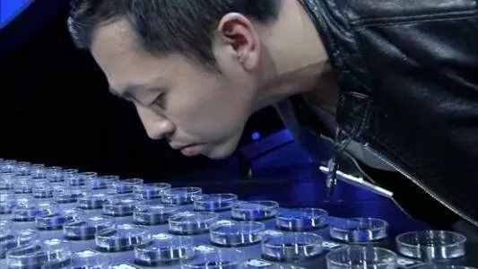 曾轟動科學(xué)界，被警方破格錄用破案的“水哥”王昱珩，如今怎樣了