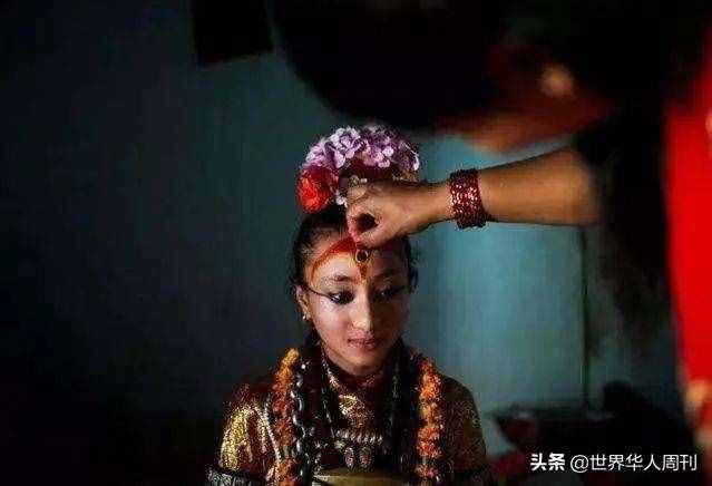 印度“圣女”：表面至高無上，卻淪為僧侶的欲望工具