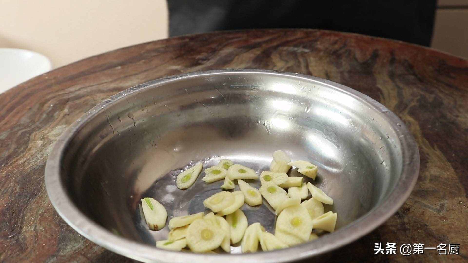 杏鮑菇這樣做太香了，軟嫩入味不油膩，上桌大家搶著吃，先收藏了
